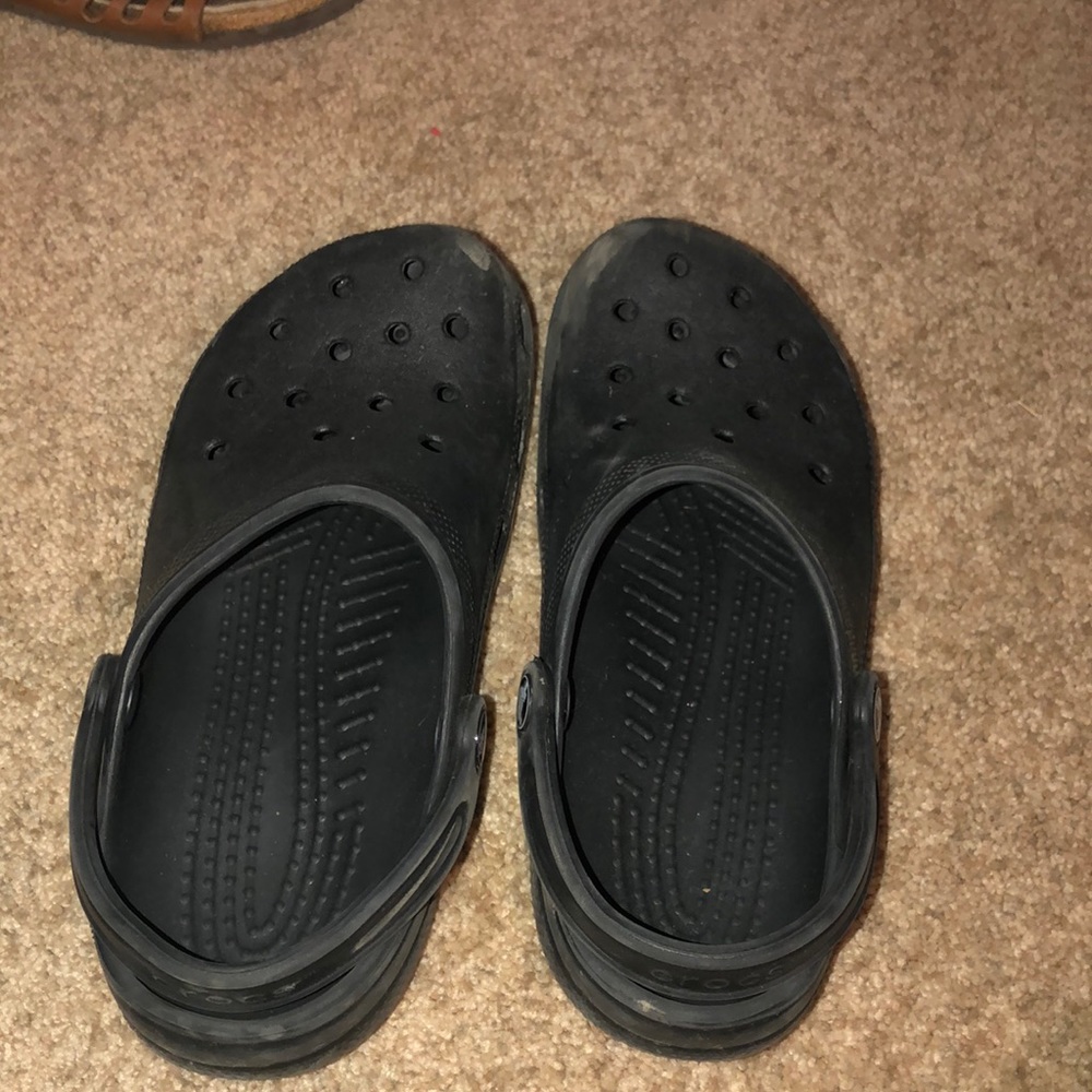 black crocs